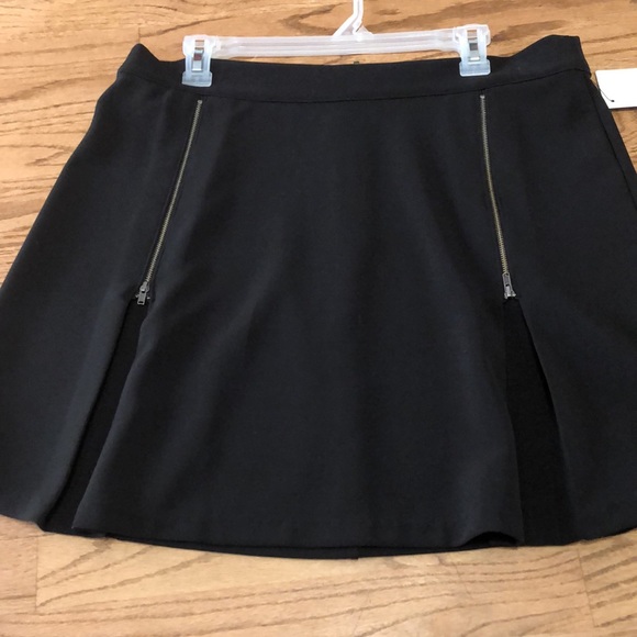 Halogen Dresses & Skirts - NWT Zippered open pleated skater skirt size 16 Hallogen
